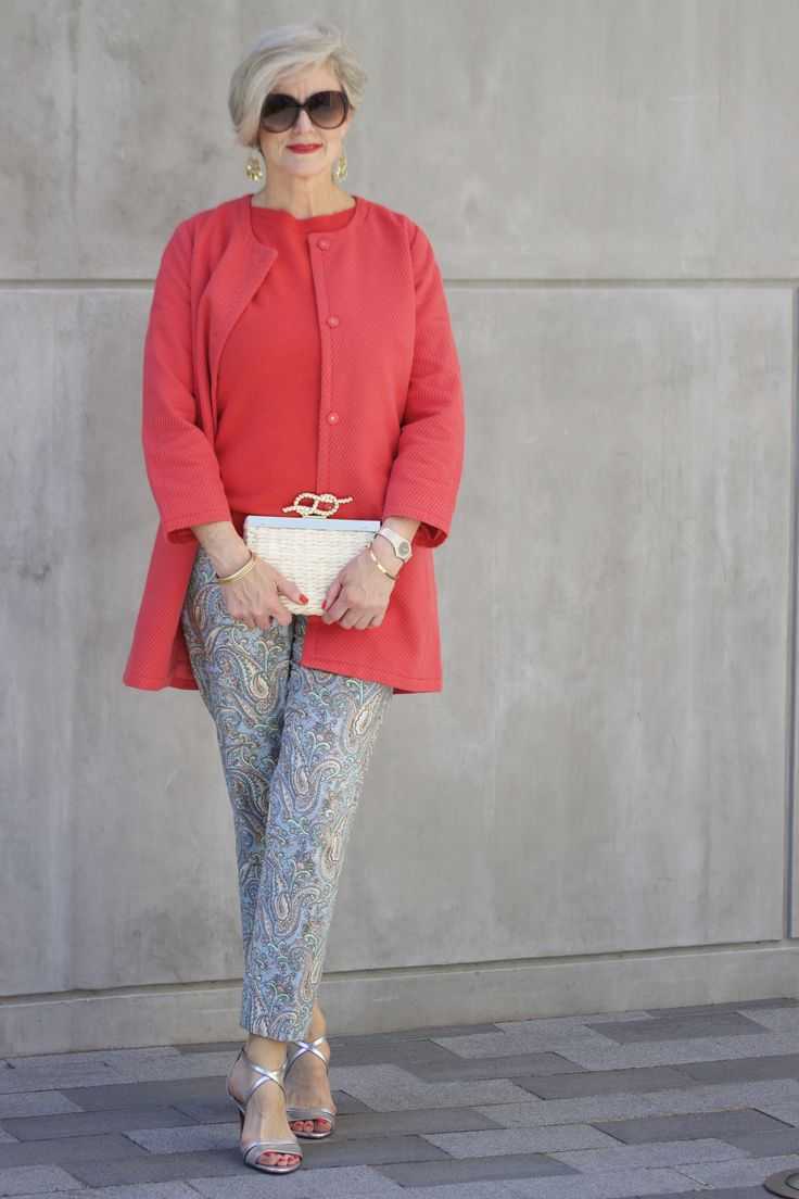 Базовый гардероб женщины за 50 лет (51 фото)