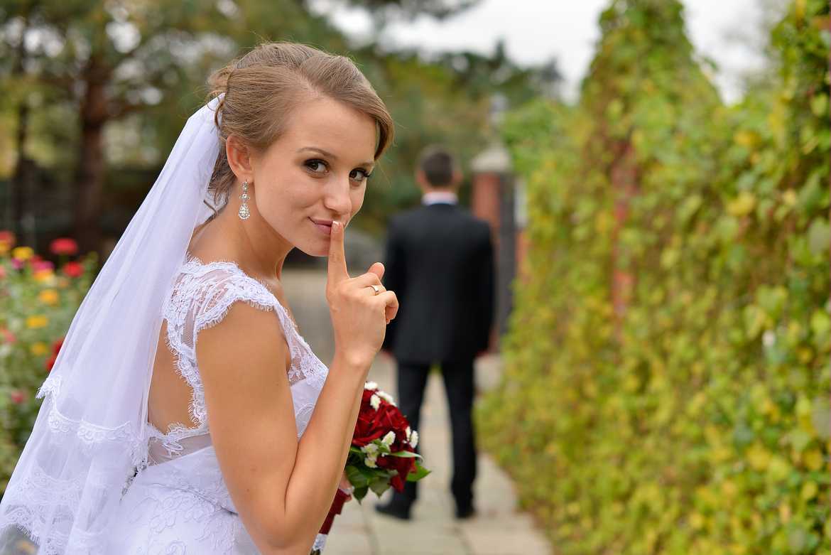 Как правильно сжечь свадебное платье после развода