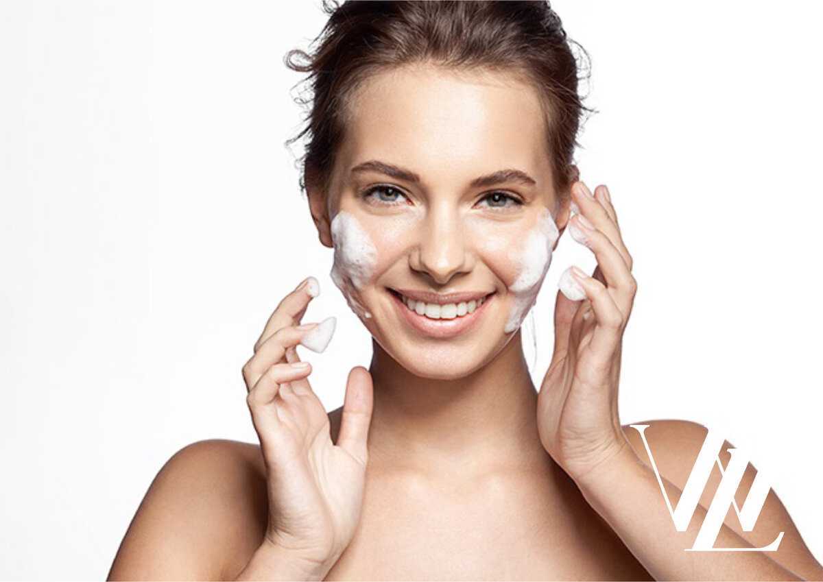 Как смыть стойкий макияж: лучшие средства для очищения кожи лица | krasota.ru