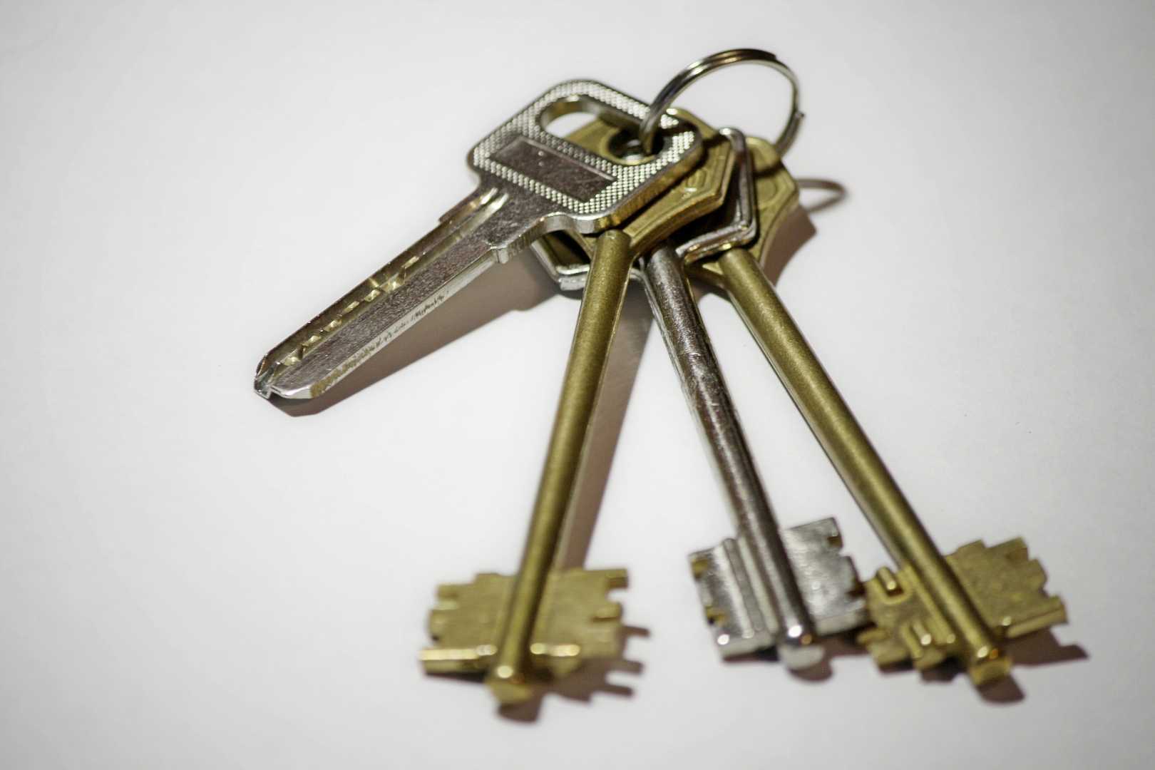 Прокат ключ. Ключи от квартиры. Ключи от дома. Квартира ключи. Фотографии ключей от квартиры.
