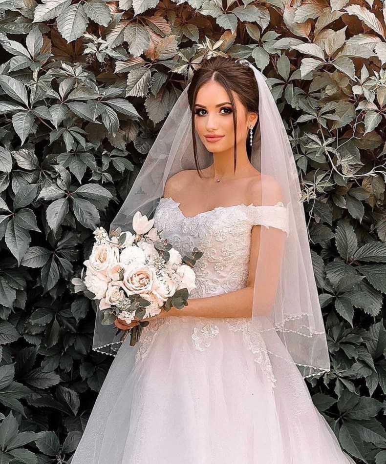 Свадебные платья с прическами