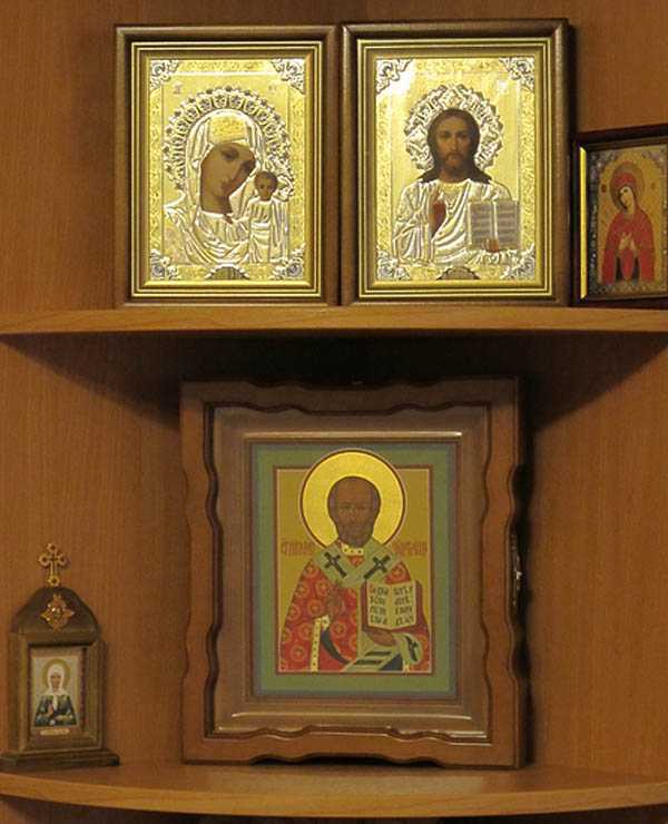 Как правильно разместить иконы в доме и квартире: где можно и нельзя