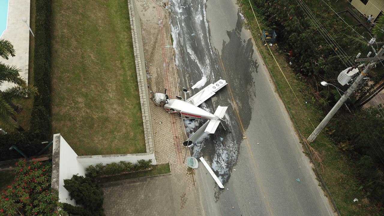Самолет развалился в воздухе. К чему снится видеть самолет