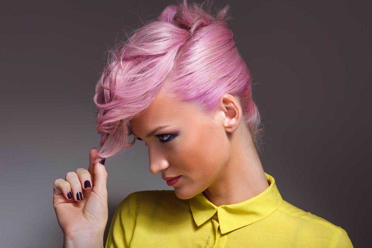 Как покрасить волосы в розовый цвет парню