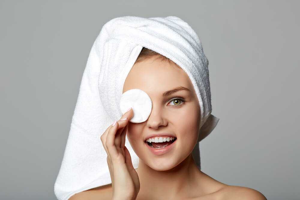Снятие макияжа: основные средства и этапы, как правильно смыть косметику с лица и глаз (маслом, кефиром, ватными дисками)