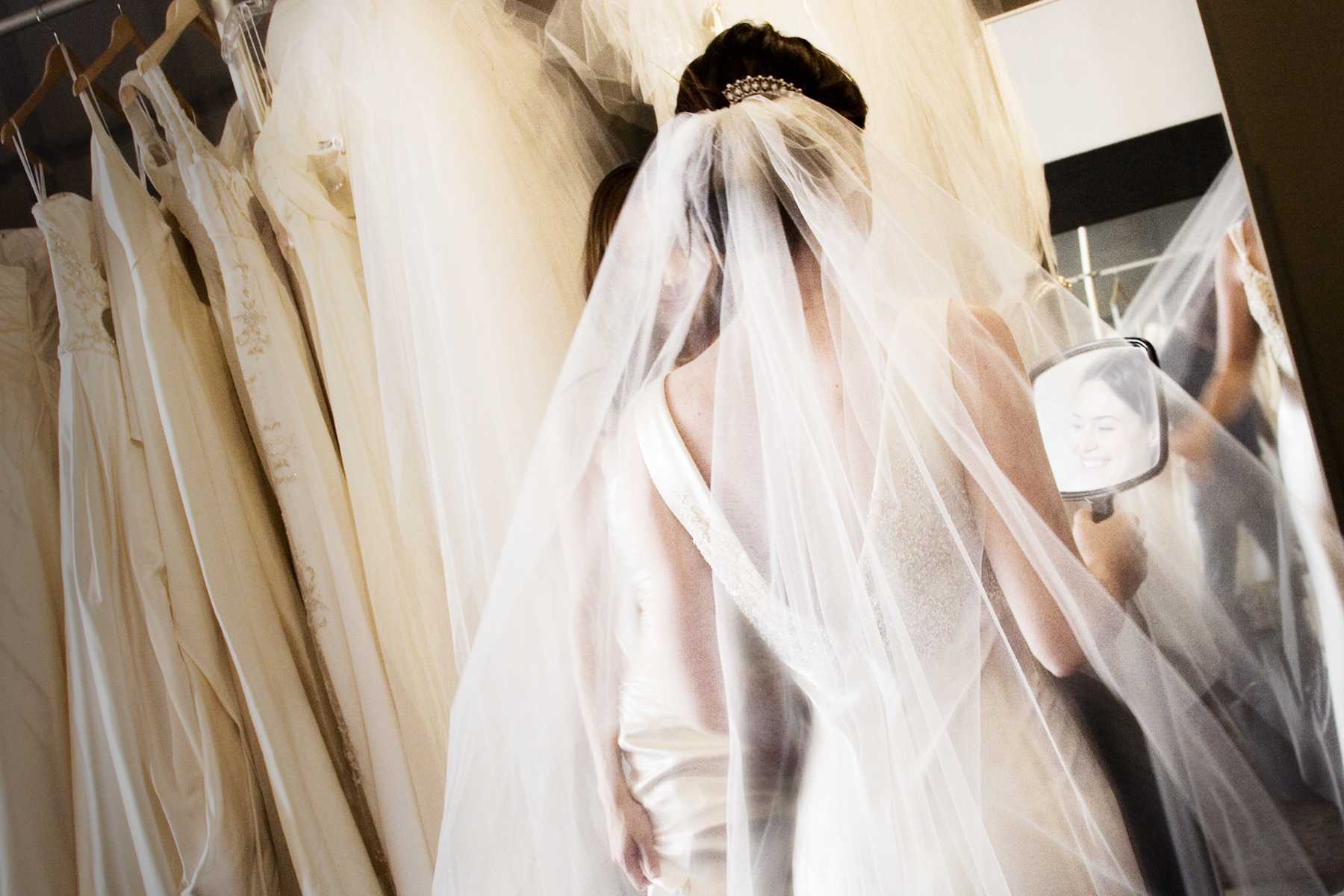 Видеть себя во сне в свадебном платье — что это значит