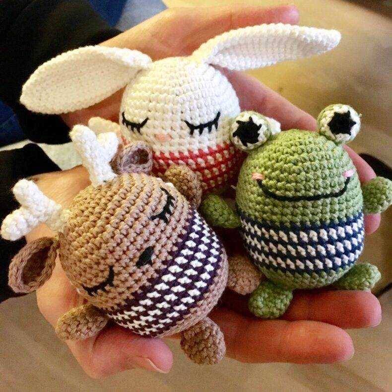 44 игрушки спицами, сова, мишка, зайка и другие игрушки в нашей подборке, вязаные игрушки